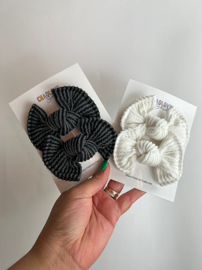Black Piggies Hair Bows